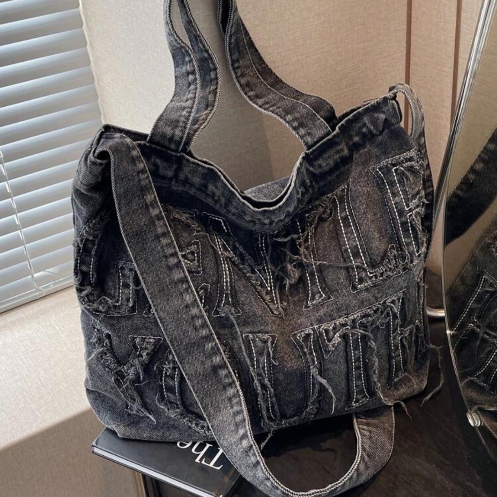 Purse - Picture 2 of 3